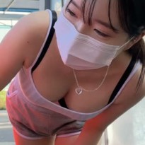 첫 셀프 세차 도전 숙이는 민소매 가슴골 21살 쵸하