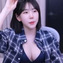 BJ 유치 아디다스 브라 가슴 점