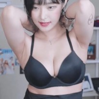 원피스 벗어서 블랙 브라 가슴골 노출 김갑주