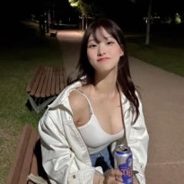 공원에서 맥주 한잔하는 명아 jpg