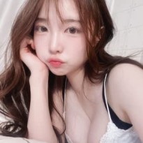 모모리나 흰 끈비키니 사진 공개 미친 몸매 가슴골