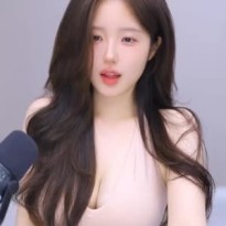 165cm / 47kg 여캠 성하의 피지컬