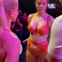 여자 격투가들의 기싸움