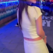 DJ 미유 원미령 길거리에서 봉긋 흰티 걷어 올려서 브라 노출