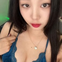 정다별이님 인스타 섹시 슬립속 가슴골 노출