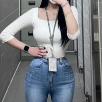 인형 미모 비서 누나 몸매라인