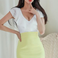 피팅모델 권별 타이트한 오피스룩 가슴골