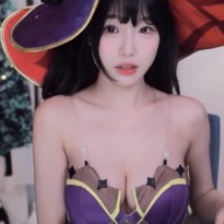 수련수련 원신 코스프레 가슴골