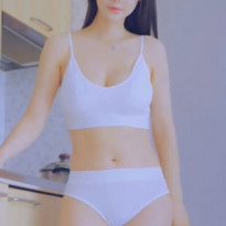 속옷 입고 유혹하는 아인룩북 라면먹고 갈래?