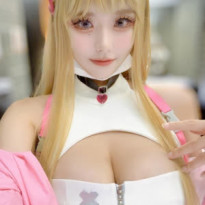 나리땽 지퍼 내리면 가슴 다 노출되는 의상