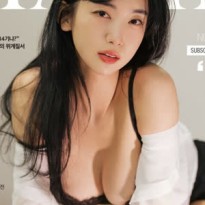 10월호 표지모델 롤코녀 이해인 이지 오피스룩 숙인 가슴골