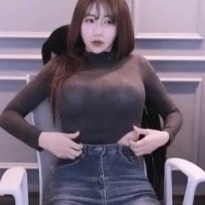 시스루 티셔츠 브라 가슴골 노출 감동란