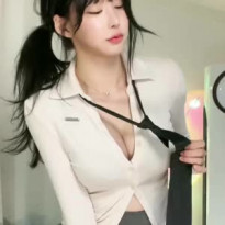 갓세희 풀어헤친 셔츠 가슴골 토카토카 제로투