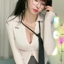 갓세희 간바레 간바레 쎈빠이 안경 단추푼 셔츠 가슴골