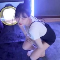 수련수련 천장캠 오피스룩 가슴골