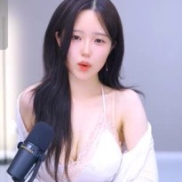 BJ 성하 흰 레이스 슬립 뽀얀 가슴골