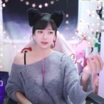 모찌만두 가슴골로 쪼이기 스킬