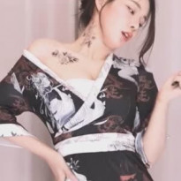 갓세희 이쿠욧 댄스 어깨 내린 가슴골