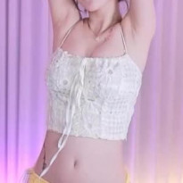 엉덩이 살랑대는 츄정 노란 핫팬츠