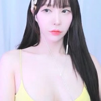 겨우디 노란 끈나시 파멸적인 가슴골